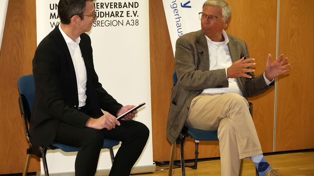 Der langjährige Bundestagsabgeordnete Wolfgang Bosbach (CDU) wurde von dem Unternehmerverband Mansfeld Südharz und dem Rotary Club Sangerhausen zur Gesprächsrunde in den Mechthildsaal des Kloster Helfta eingeladen.