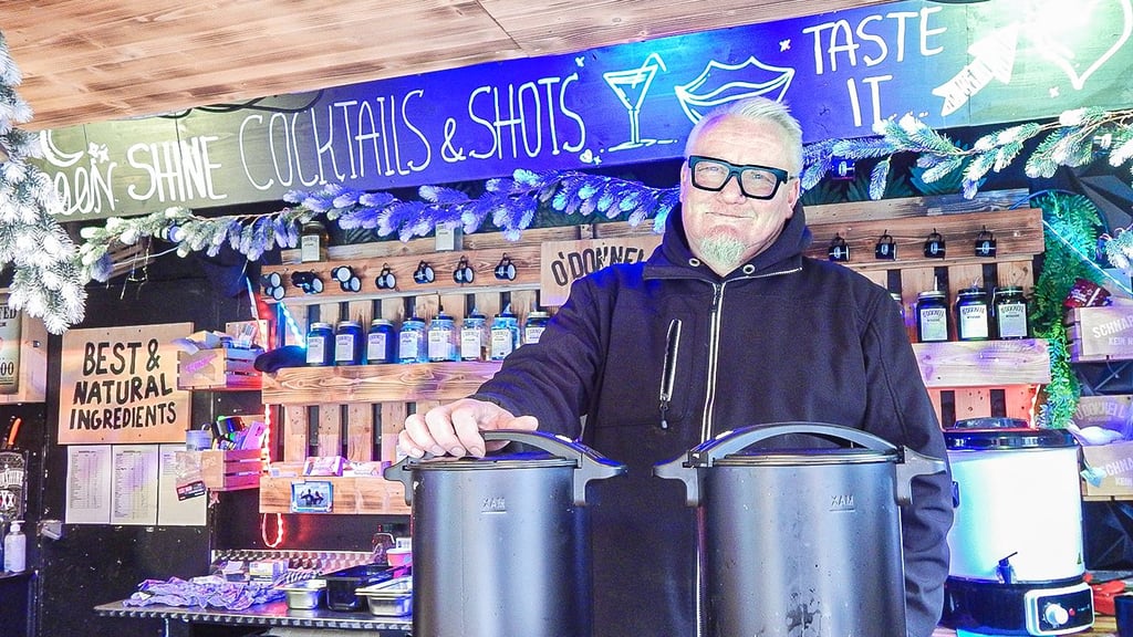 Daniel Sander ist mit seinem Stand „O‘Donnell Hot Cocktail's und Punsch“ zum ersten Mal auf dem Weihnachtsmarkt vertreten. 