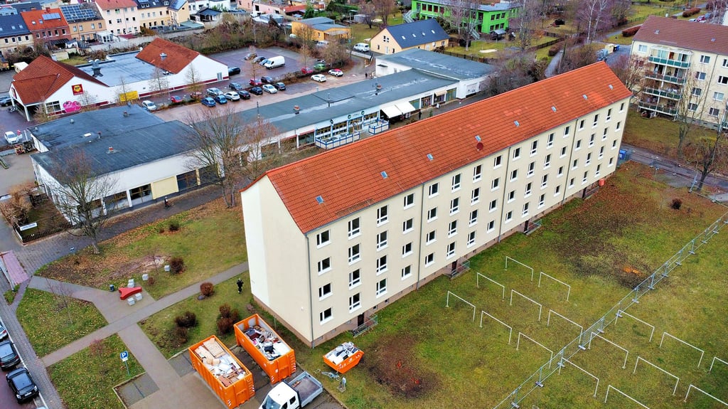 Ein Blick auf das Haus Oberstraße 52 bis 58 aus der Vogelperspektive. Es wird eins der letzten Fotos im jetzigen Zustand sein.  