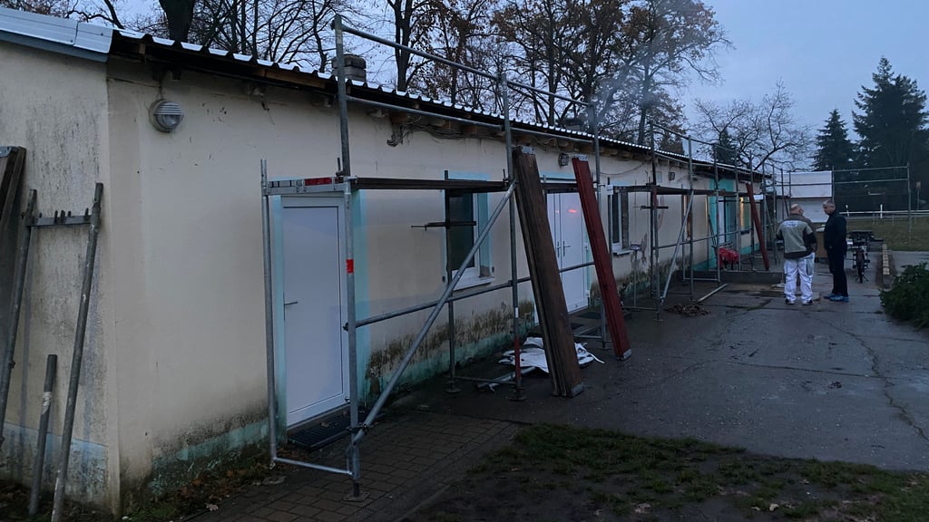 Das Vereinsheim der SV Ihleburg-Parchen wird derzeit saniert. Dach und Fassade stehen als nächstes an.