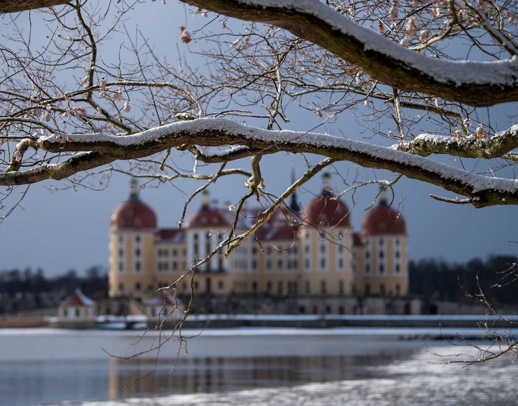 Der Schlosspark Moritzburg in Zeitz soll mit Millionenförderung modernisiert werden (Archivbild)