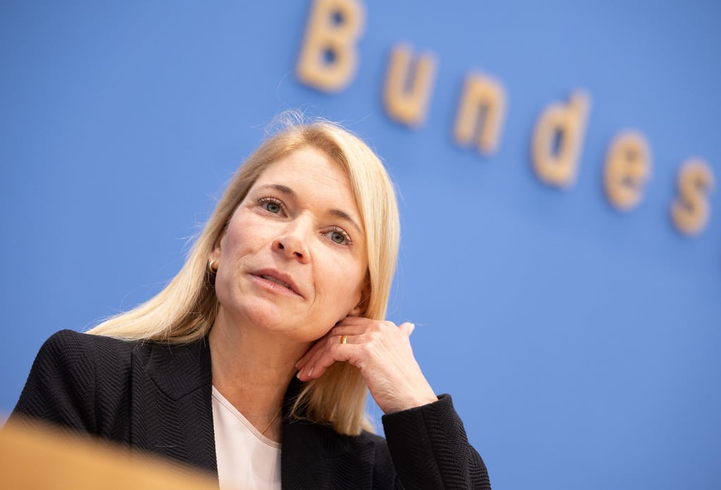 Will den Konzern vom Kopf auf die Füße stellen: Die neue Bahnchefin Evelyn Palla. (Archivbild)