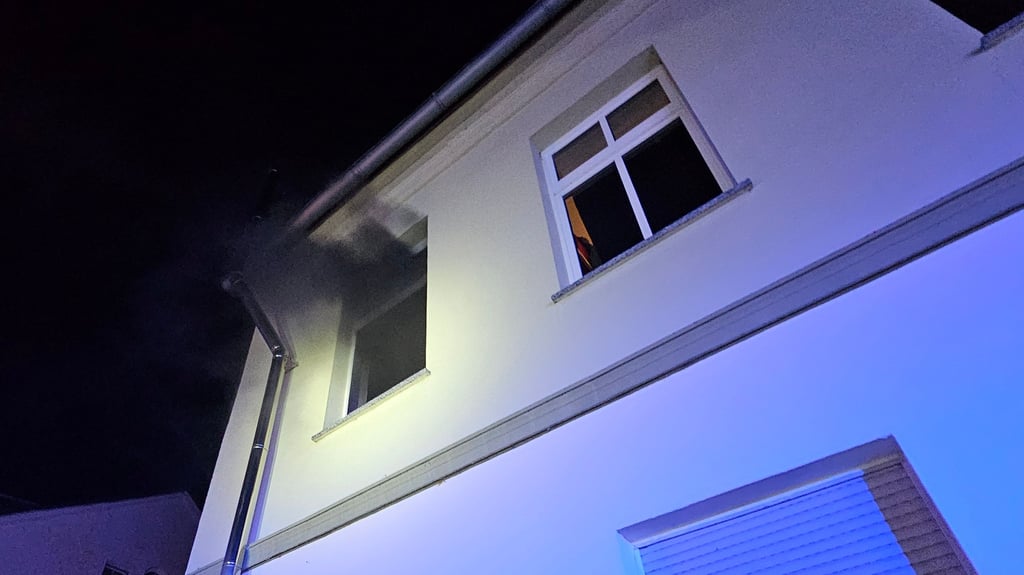 Ein Küchenbrand in der Neuen Straße  in Aschersleben hat in der Nacht zum Donnerstag die Feuerwehr auf den Plan gerufen.