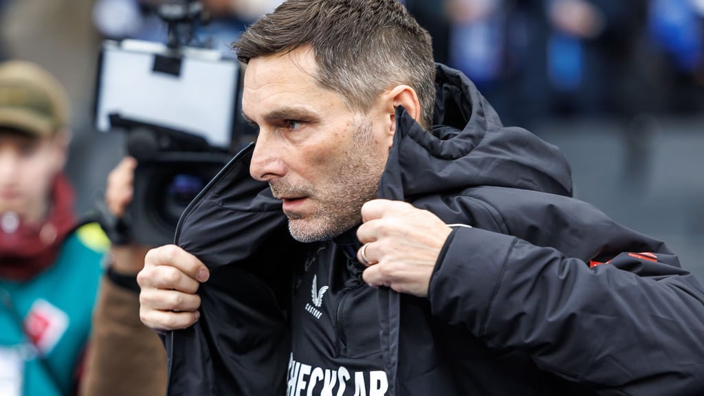 Hertha-Trainer Stefan Leitl trifft auf seinen Ex-Club. (Archivbild)