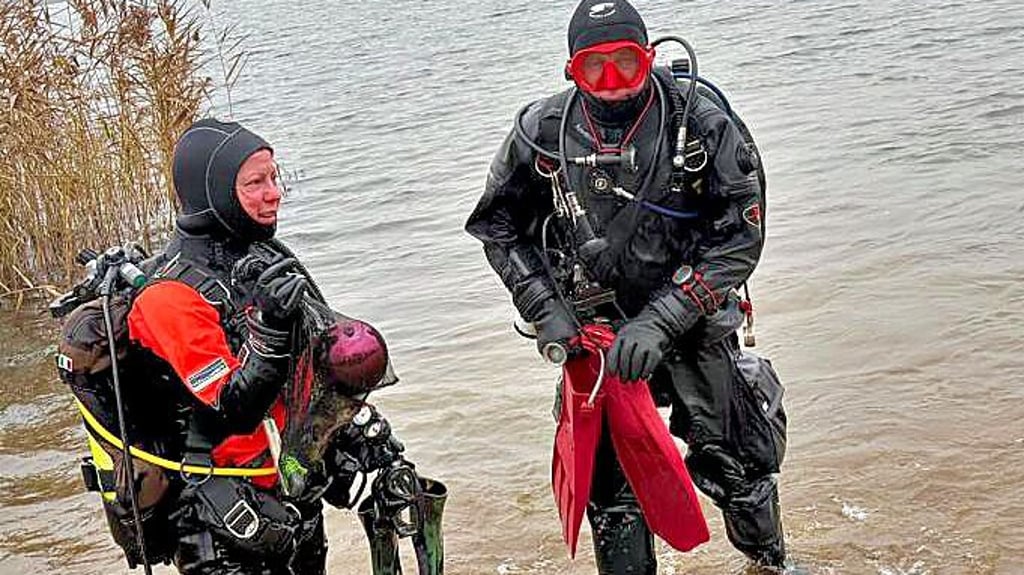 Weihnachtstauchen im vorigen Jahr: Damals fand es noch am Löderburger See im Salzlandkreis statt.