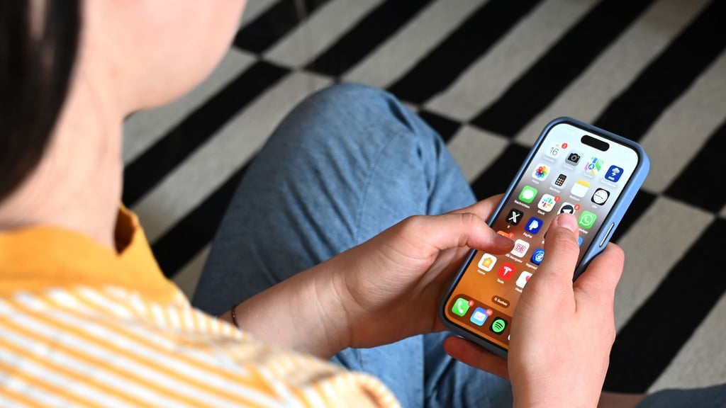 Junge Leute in Deutschland nutzen die großen Social-Media-Plattformen weniger intensiv als noch vor einem Jahr. (Symbolbild)