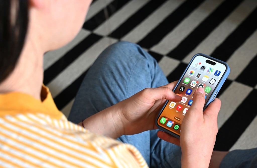 Junge Leute in Deutschland nutzen die großen Social-Media-Plattformen weniger intensiv als noch vor einem Jahr. (Symbolbild)