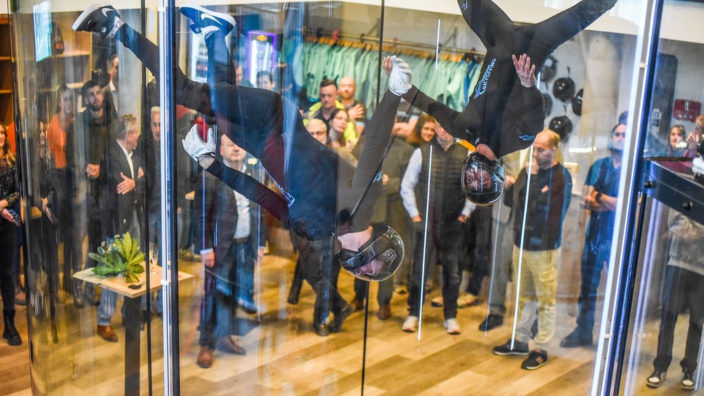 Die Profis machen es vor und haben zur Eröffnung eine eindrucksvolle Choreografie präsentiert.