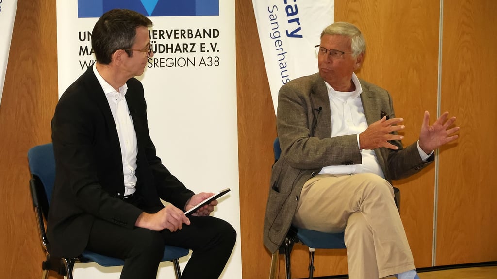 Der langjährige Bundestagsabgeordnete Wolfgang Bosbach (CDU) wurde von dem Unternehmerverband Mansfeld Südharz und dem Rotary Club Sangerhausen zur Gesprächsrunde in den Mechthildsaal des Kloster Helfta eingeladen.