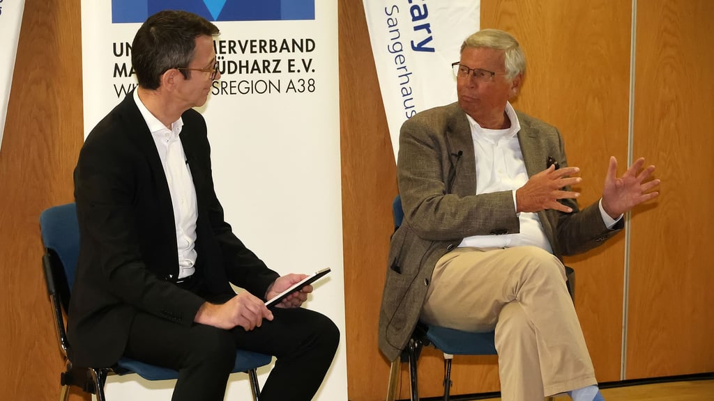 Der langjährige Bundestagsabgeordnete Wolfgang Bosbach (CDU) wurde von dem Unternehmerverband Mansfeld Südharz und dem Rotary Club Sangerhausen zur Gesprächsrunde in den Mechthildsaal des Kloster Helfta eingeladen.