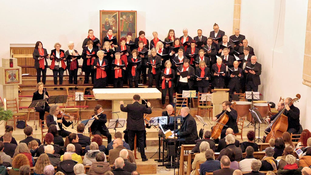 Beim traditionellen Weihnachtskonzert der Kantorei wurden diesmal Werke von Bach und Schumann präsentiert, die eher selten erklingen.