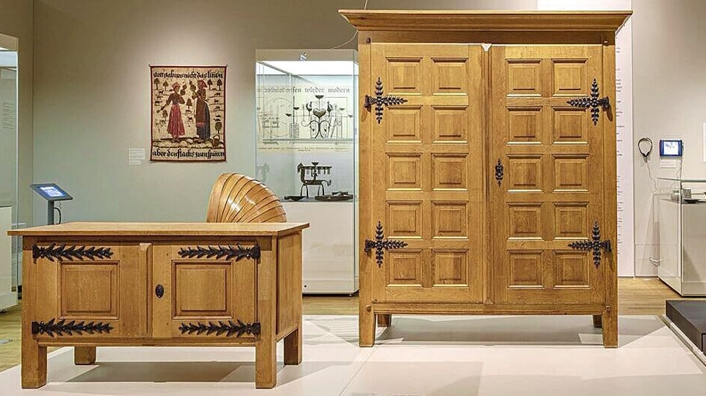 Eiche und Schmiedeeisen: Deutsches Heimatwerk, 1930er Jahre