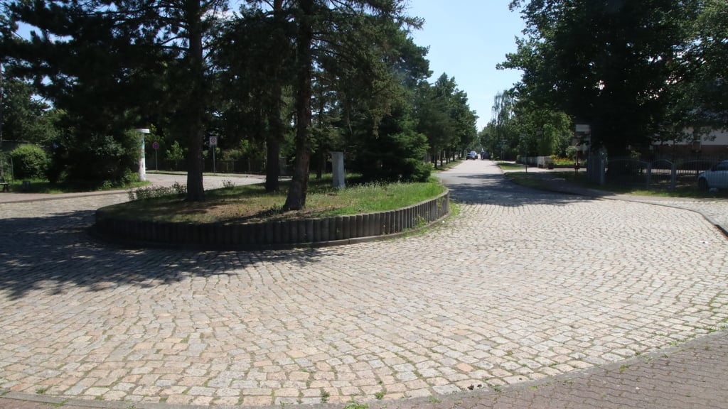 Blick in die Thälmannstraße, in der der Unfall mit dem 12-jährigen Kind passierte.