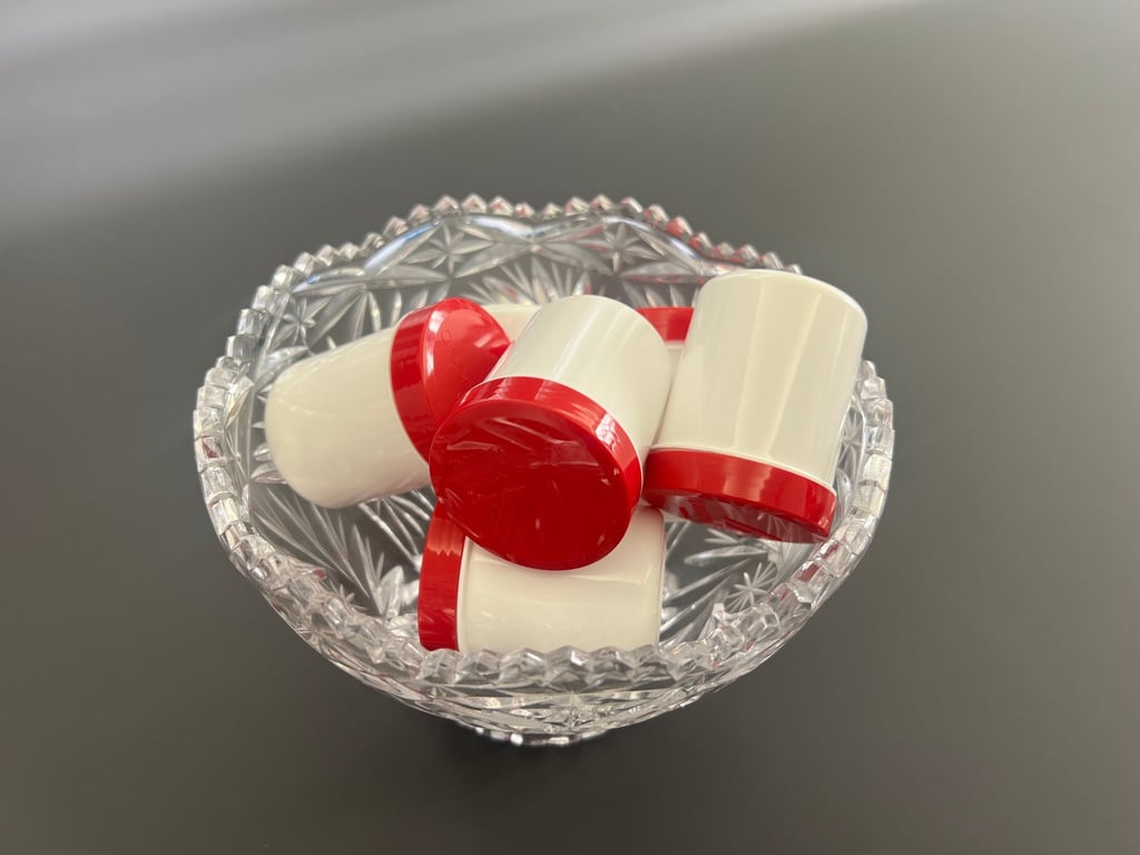 Donnerstags treffen sich die parlamentarischen Geschäftsführer der Fraktionen, um die Tagesordnung vorzubereiten. Dazu nutzen sie auch diese Kristallschüssel.