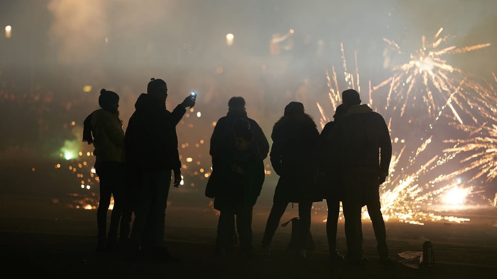 Die Berliner Polizei warnt Eltern vor gefährlichem Feuerwerk. (Symbolbild)