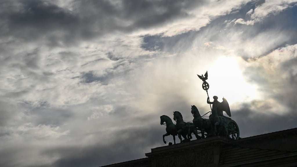 Tagsüber rechnet der DWD Donnerstag bis Samstag mit 6 bis 11 Grad. (Archivbild)