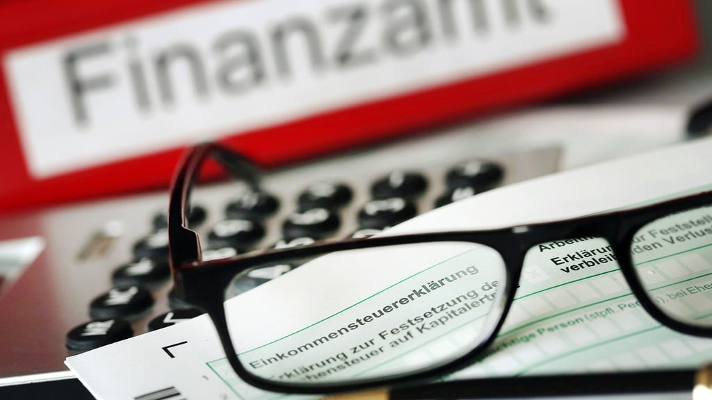 Die Thüringer Finanzämter verzichten vom 22. bis 31. Dezember wieder auf belastende Maßnahmen wie Zwangsgelder und Mahnungen. (Symbolbild)