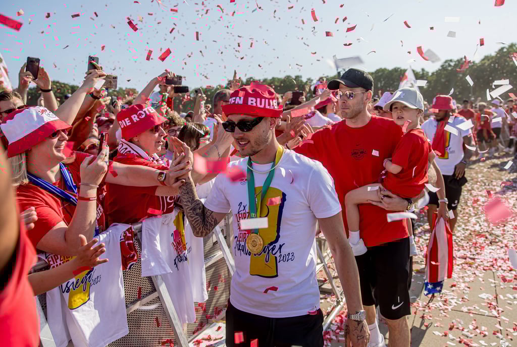 RB-Kapitän David Raum bei der Feier zum Gewinn des DFB-Pokals 2024