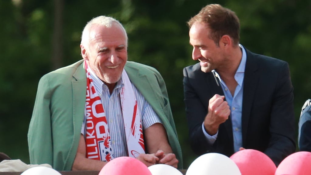 Der frühere Rangnick-Berater Oliver Mintzlaff mit Red-Bull-Gründer Dietrich Mateschitz