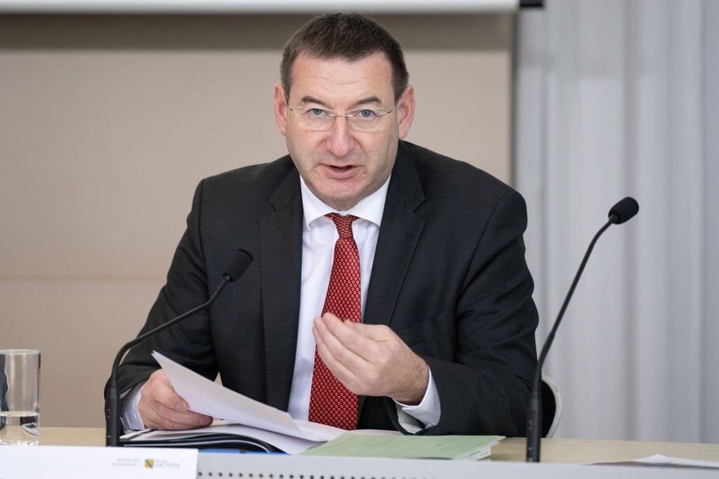 Rechnungshofpräsident Jens Michel mahnt den Freistaat Sachsen zu einer soliden Haushaltspolitik.