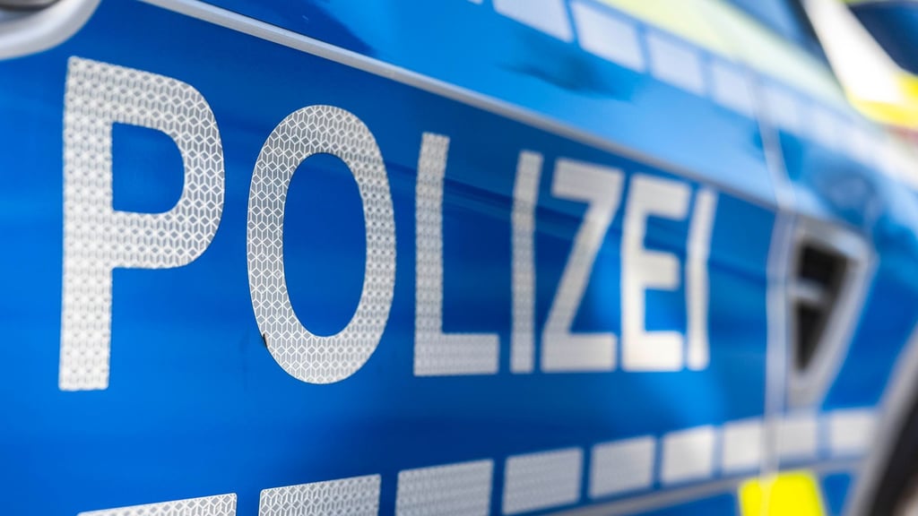 Ein 16-Jähriger ist in Haldensleben von zwei Jugendlichen angegriffen worden.