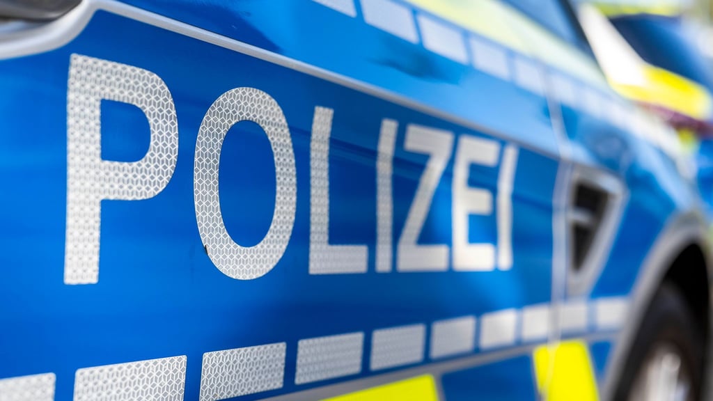 Ein 16-Jähriger ist in Haldensleben von zwei Jugendlichen angegriffen worden.