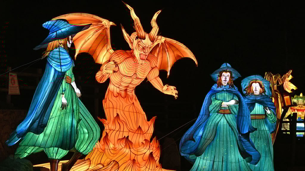 In der Lichterwelt im Bergzoo Halle gibt es über 1000 handgefertigte Lichtfiguren zu bestaunen.