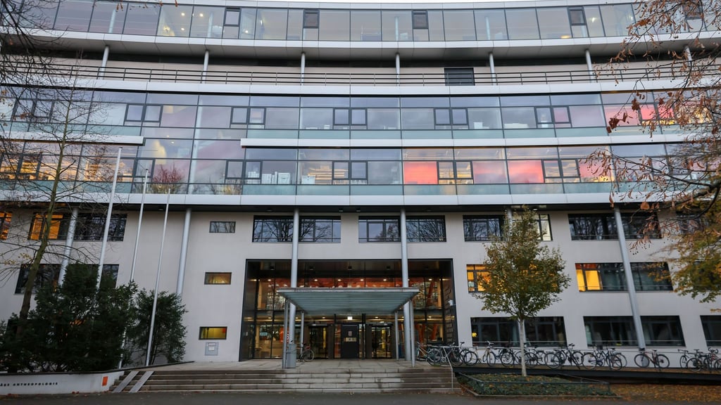 Einer der beiden Preisträger forscht und arbeitet am Leipziger am Max-Planck-Institut für evolutionäre Anthropologie. (Symbolbild)