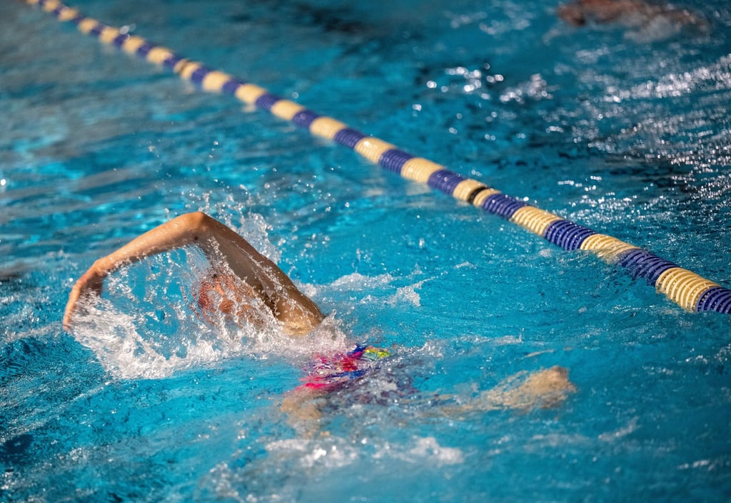 28 Monate lang gab es Arbeiten an der Schwimmhalle Zingster Straße gearbeitet. (Symbolbild)