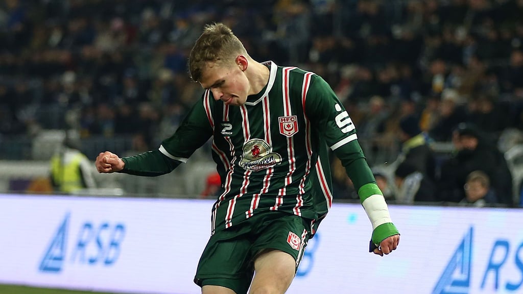 Linksverteidiger Felix Langhammer muss im letzten Ligaspiel des Jahres beim HFC passen.