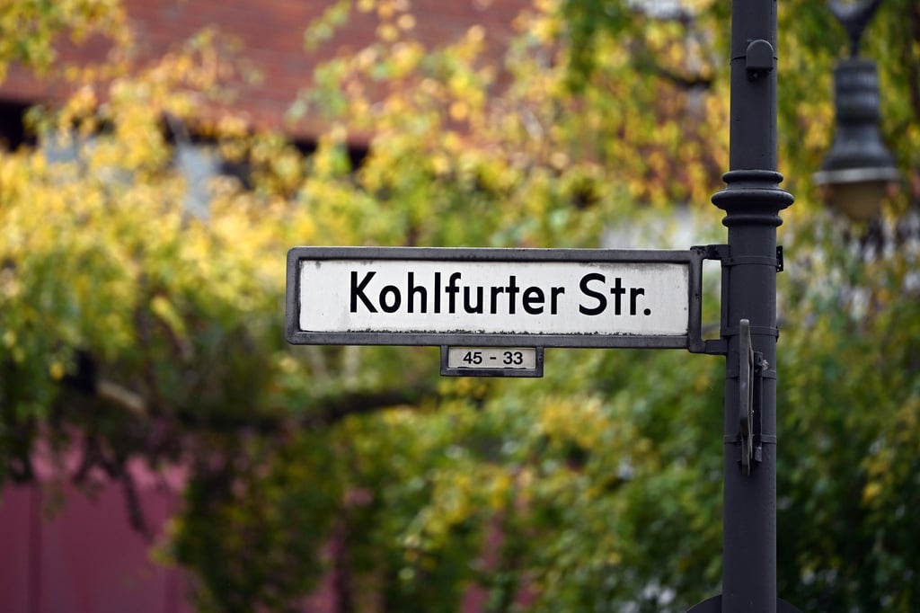 Die Kohlfurter Straße in Berlin-Kreuzberg wird umbenannt und erinnert künftig an die Rabbinerin Regina Jonas. (Archivbild)