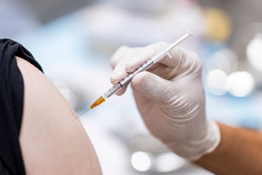 Weniger Menschen ließen sich in der vergangenen Saison gegen Influenza impfen. (Symbolbild)