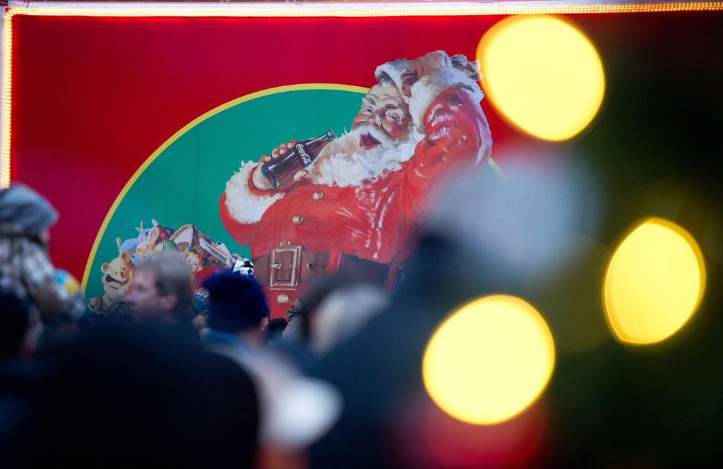 Auf dem Weihnachtstruck zeigt Coca-Cola die mittlerweile bekannte Darstellung des Weihnachtsmanns. (Archivbild)