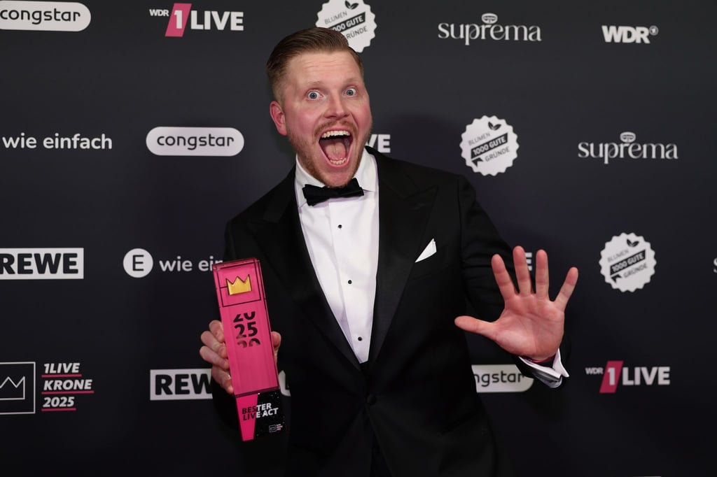 Vor wenigen Tagen erhielt der Rapper Finch einen Preis in der Kategorie Bester Liveact - nun kündigt er für 2026 ein Konzert an einem besonderen Ort an. (Archivbild)