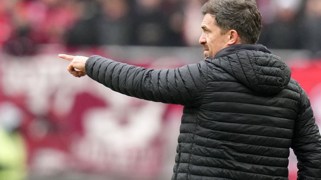 Dynamo-Trainer Thomas Stamm hofft auf zwei Testspiele im Trainingslager. (Archivbild)