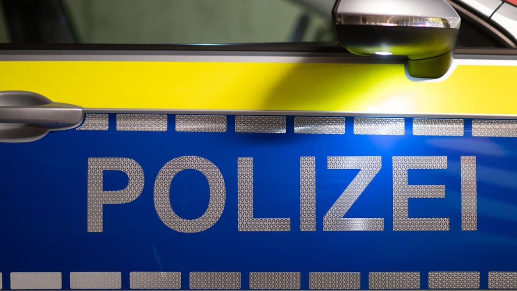Ein Motorradfahrer ist bei einem Unfall auf der K2058 schwer verletzt worden.