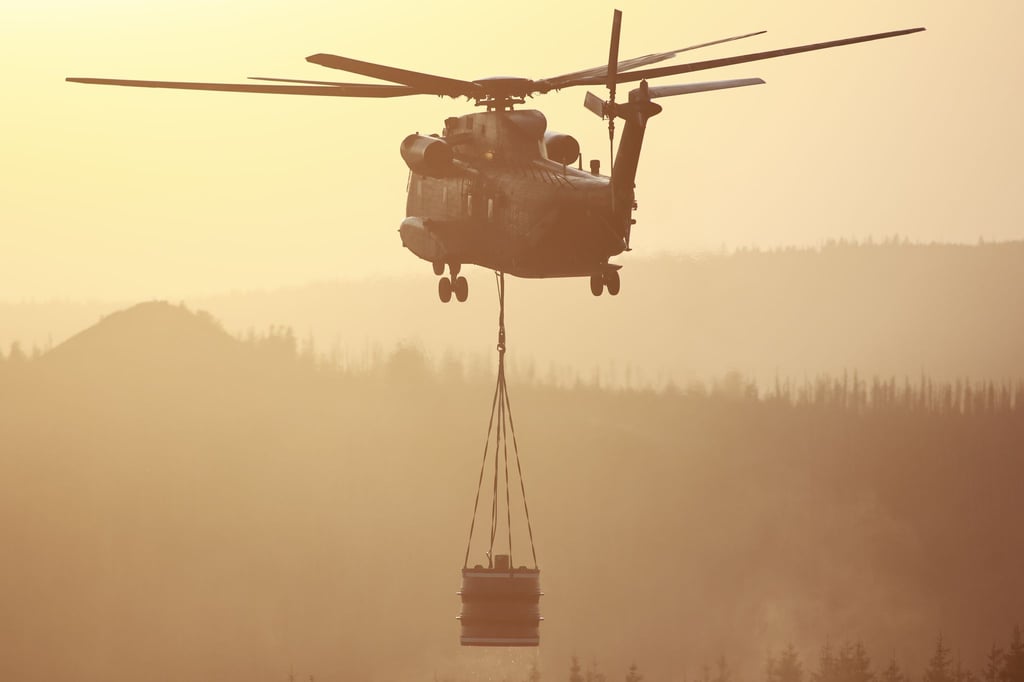 Beim Waldbrand am Brocken im Herbst 2024 unterstützte die Bundeswehr die Löscharbeiten, die Stadt Wernigerode übernimmt nun die Kosten (Archivbild)