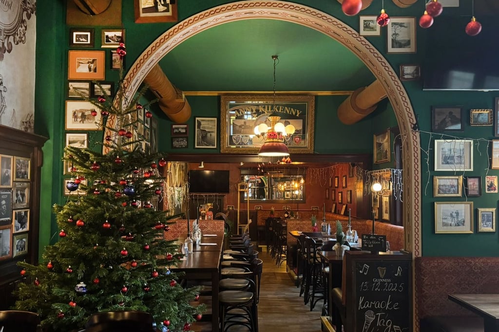 Das Anny Kilkenny in der August-Bebel-Straße ist wieder offen und sogar weihnachtlich geschmückt. 