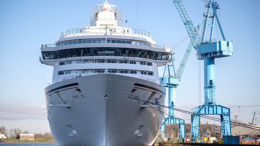 Bund und Land sind mit jeweils 40 Prozent an der Meyer Werft beteiligt. (Archivbild)