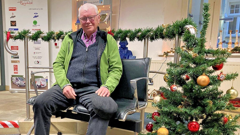 Horst Saages jahrelanges ehrenamtliches Engagement ist von Ministerpräsident Reiner Haseloff ausgezeichnet worden.