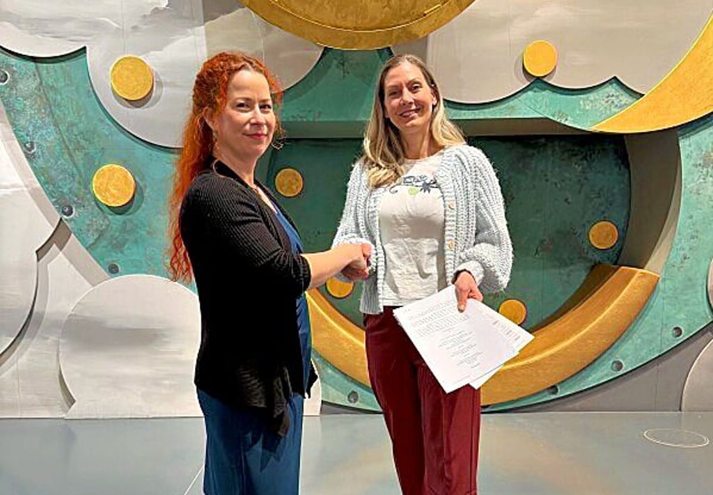 „Arche“-Mitarbeiterin Doris Wollenberg (l.) und Ulrike Kappis, neue Pächterin des Panorama-Cafés. 