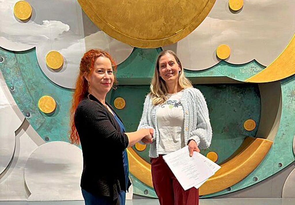 „Arche“-Mitarbeiterin Doris Wollenberg (l.) und Ulrike Kappis, neue Pächterin des Panorama-Cafés. 