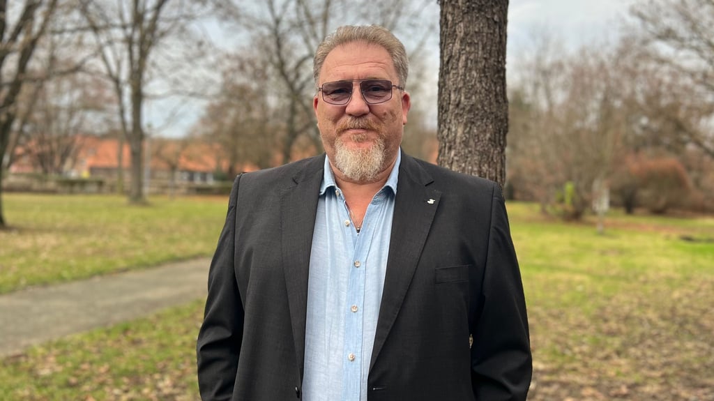 Volker Leimberg stellt sich zur Wahl als Bürgermeister in der Gemeinde Huy.