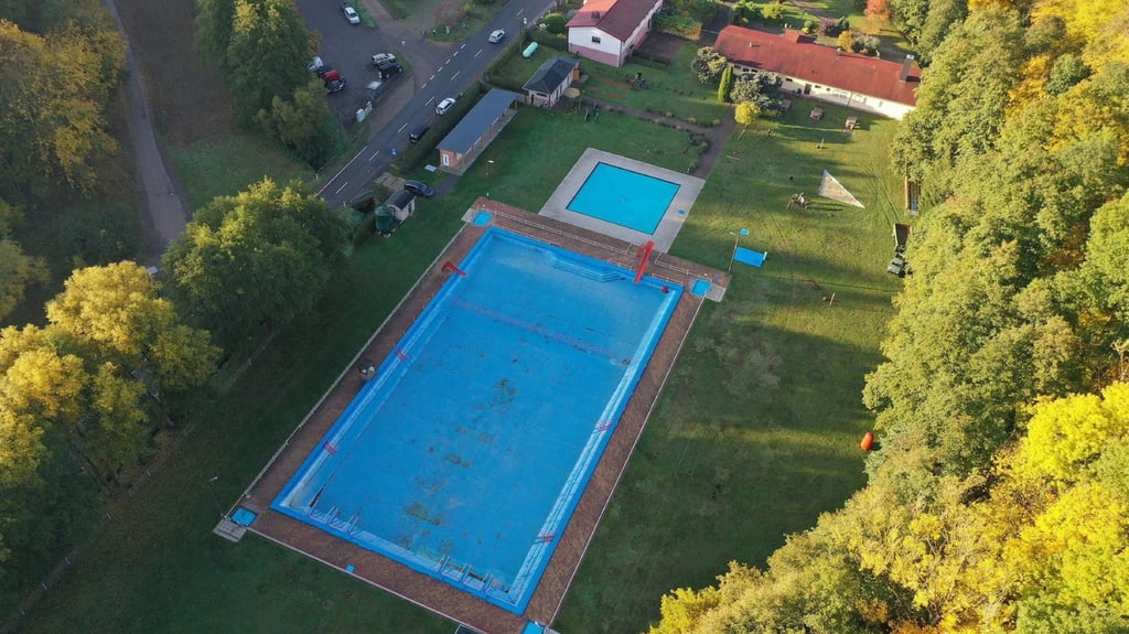 Das Waldbad Alterode soll ein neues Schwimmbecken bekommen. Dafür hat die Stadt 2026 Geld im Haushaltsplan eingestellt.