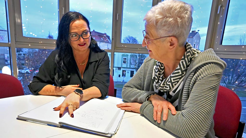 Michaela Haas (links) übernimmt die Leitung des ASB-Notfallseelsorge-Teams im Salzlandkreis von Jutta Böttcher. 