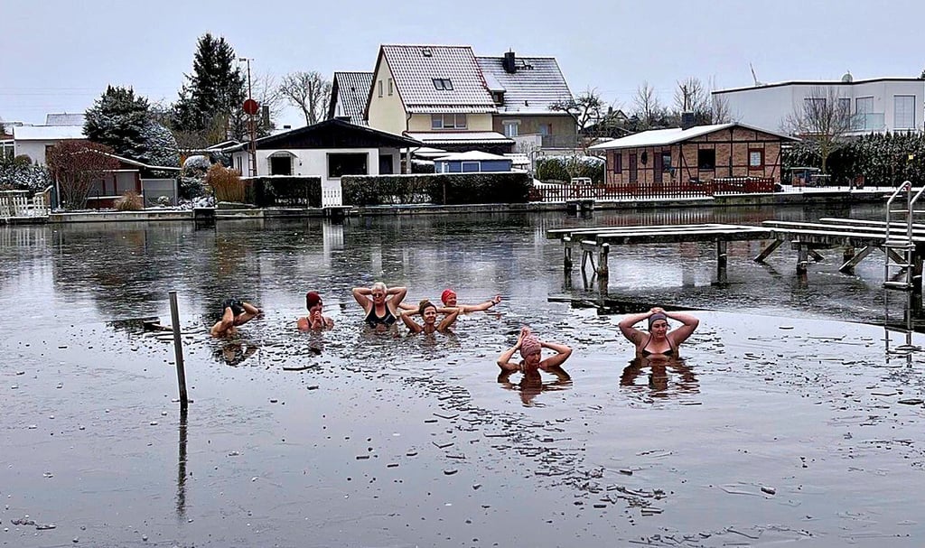 Einige Mutige nutzten Anfang des Jahres die Gelegenheit zum Eisbaden im Naturbad Mosigkau.