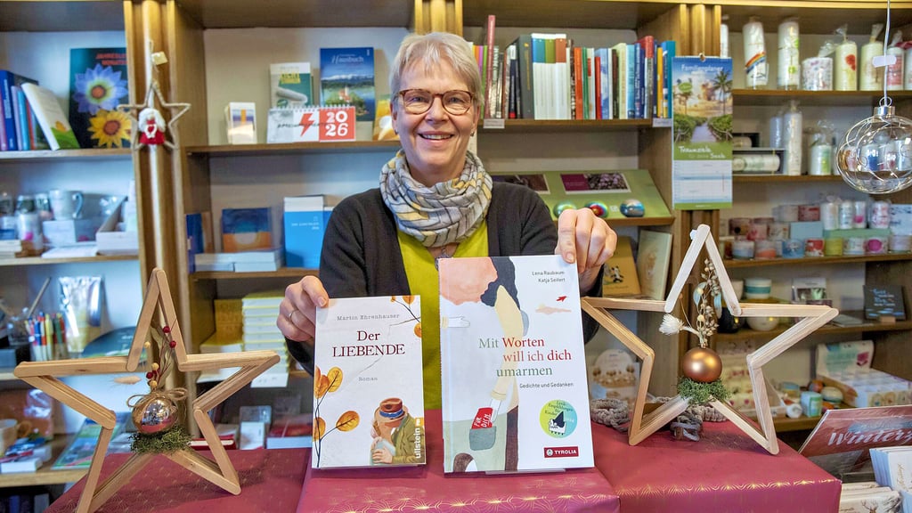Barbara Puchert aus der Dessauer Buchhandlung im Bodelschwinghhaus und andere verrät ihre Geschenketipps zu Weihnachten.