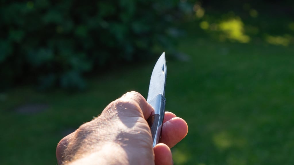 Mit einem Messer wurden die Frauen bedroht.