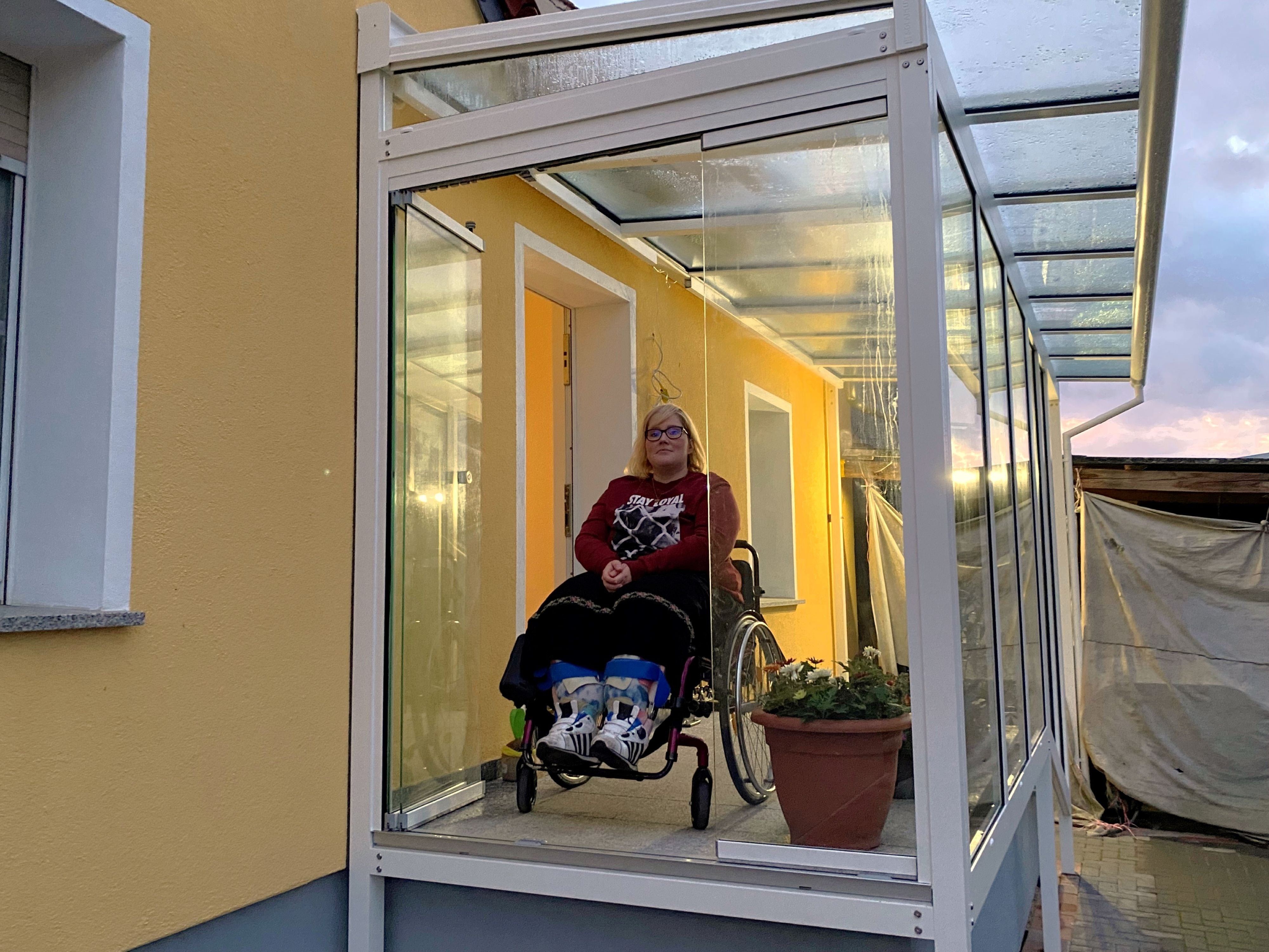 Täglich auf Hilfe angewiesen: 20.000-Euro-Rollstuhlrampe abgelehnt: Familie aus Güsen kämpft seit Jahren mit der Krankenkasse