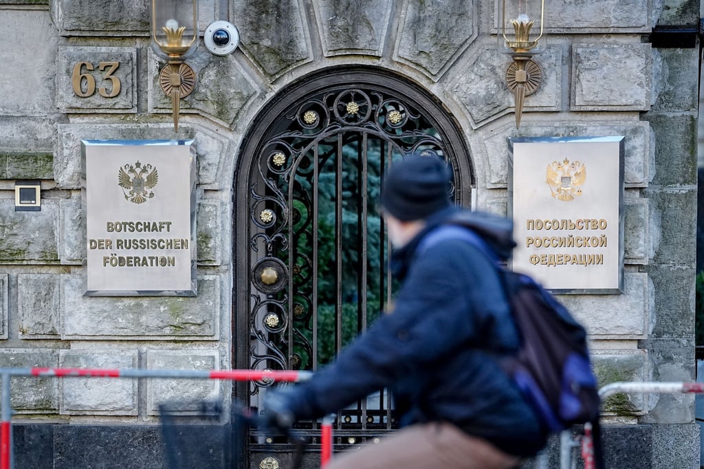 Die Bundesregierung ordnet dem russischen Militärgeheimdienstes GRU konkret zwei hybride Angriffe zu.